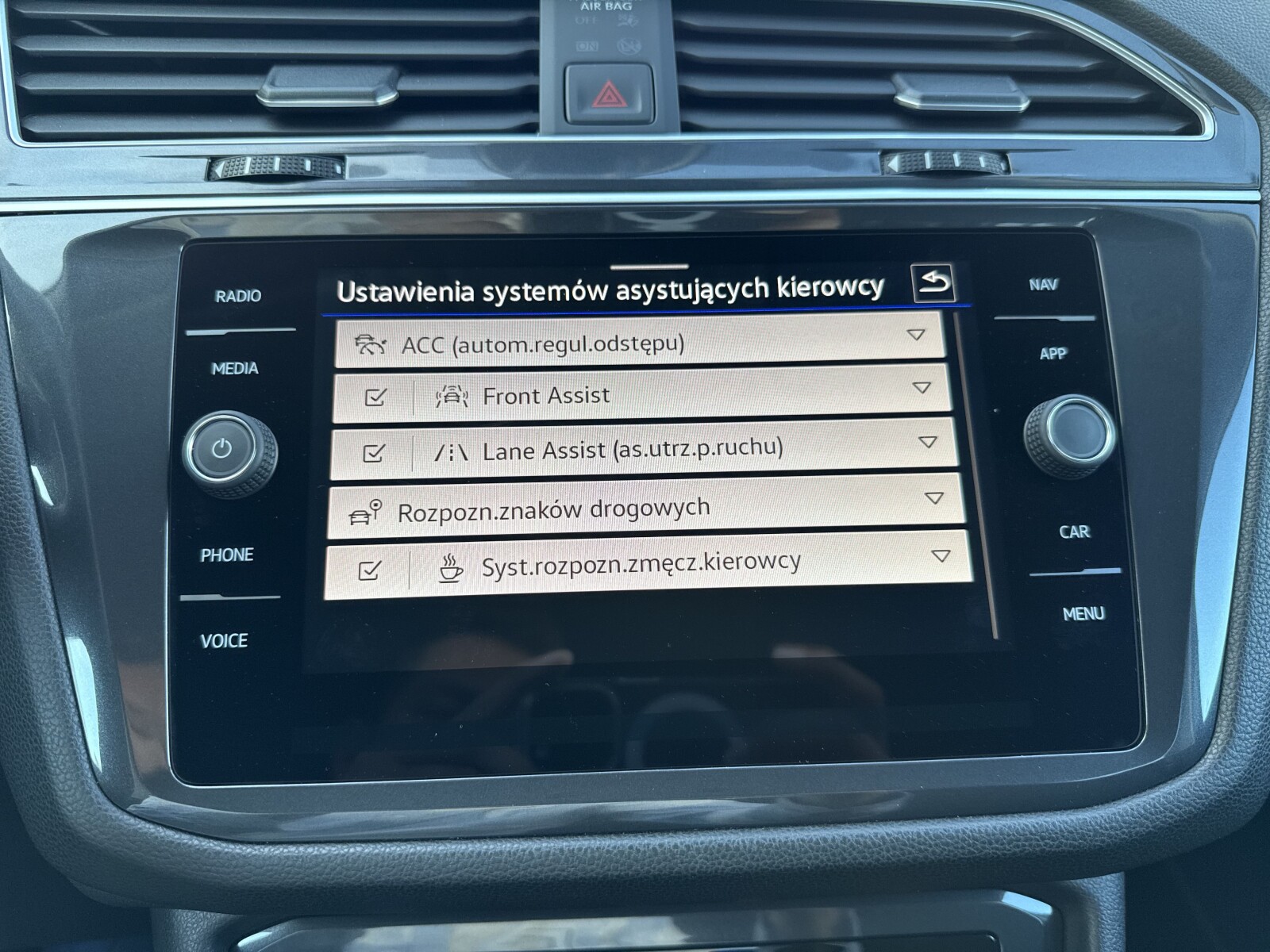 Volkswagen Tiguan Allspace - zdjęcie 29