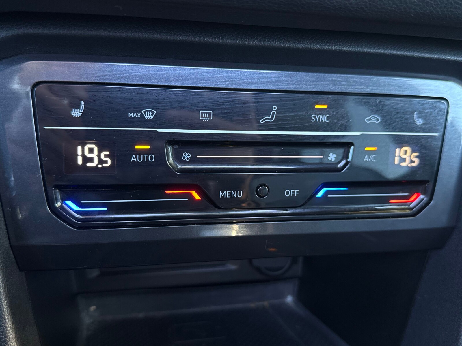 Volkswagen Tiguan Allspace - zdjęcie 19