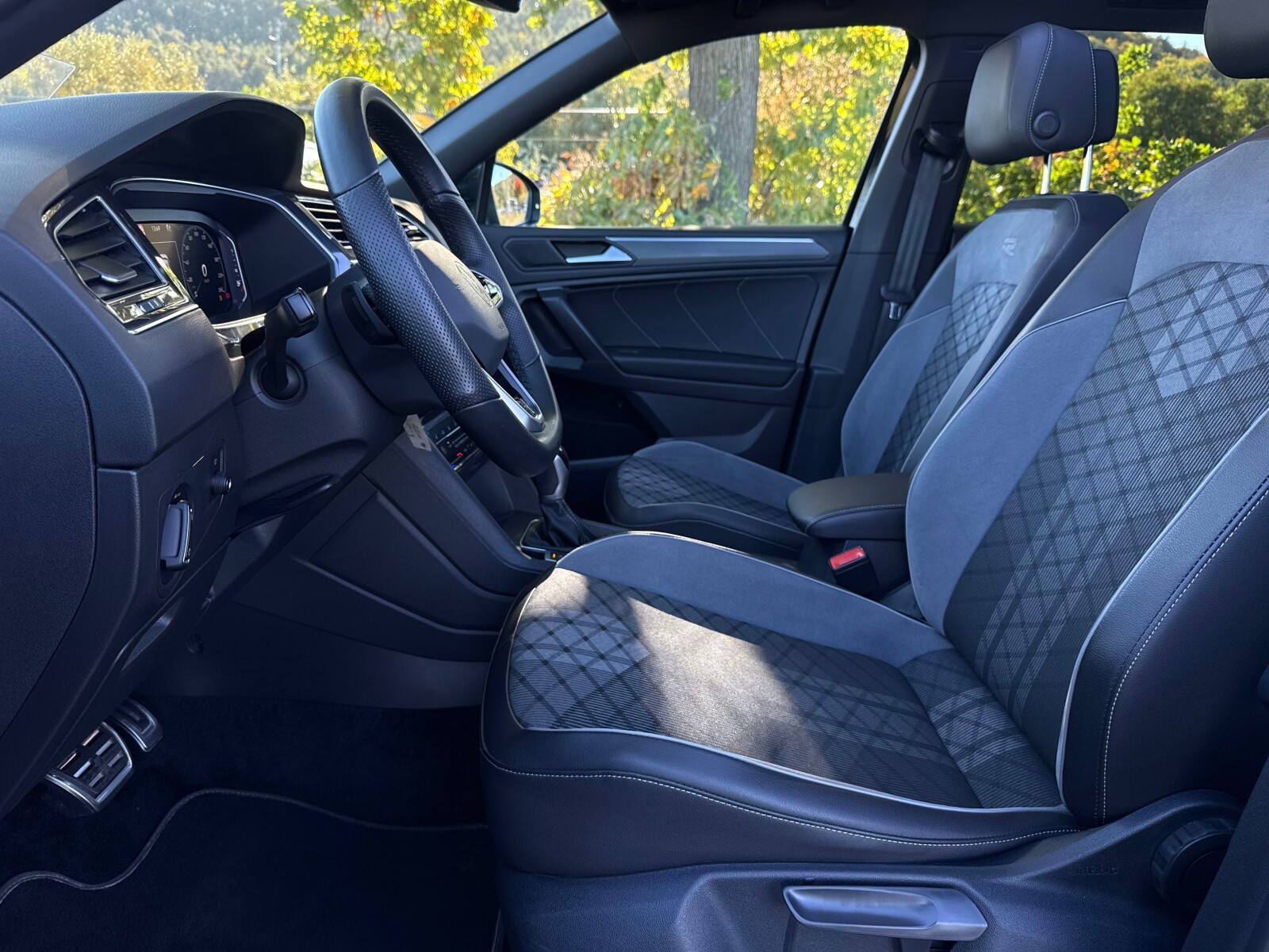 Volkswagen Tiguan Allspace - zdjęcie 10