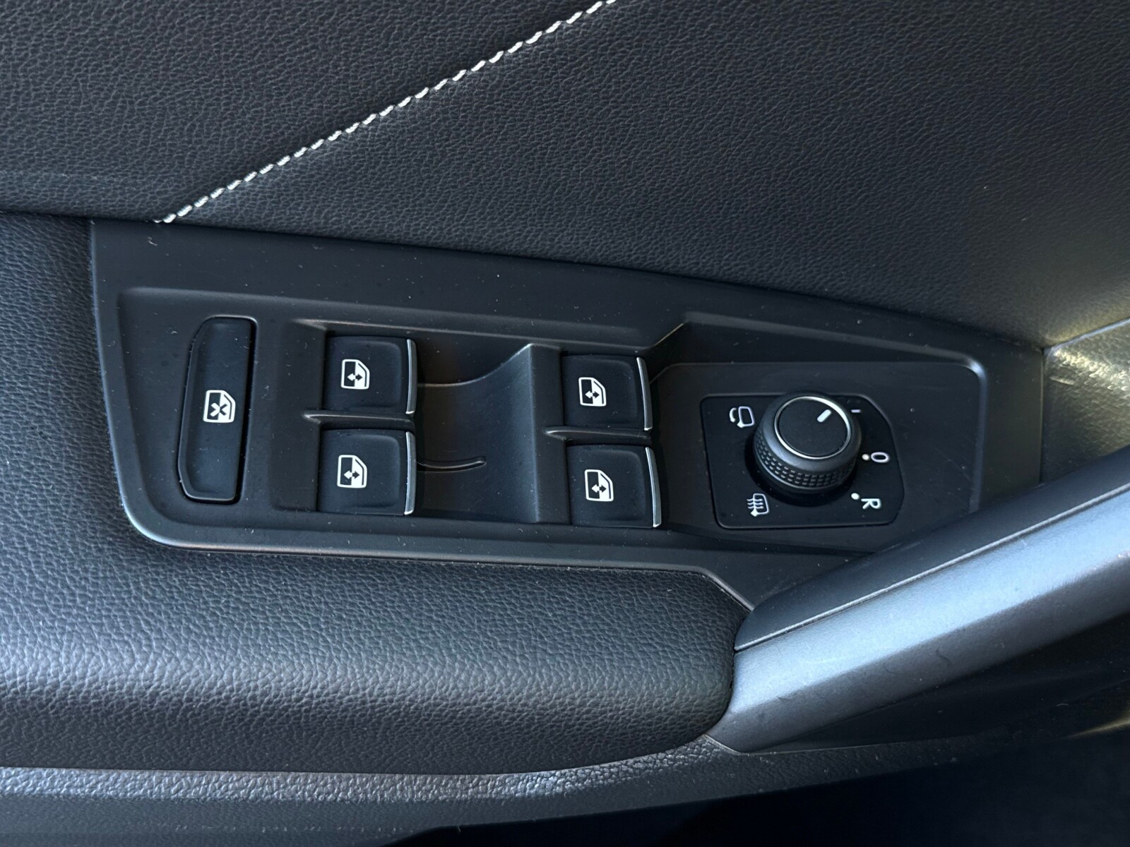 Volkswagen Tiguan Allspace - zdjęcie 20