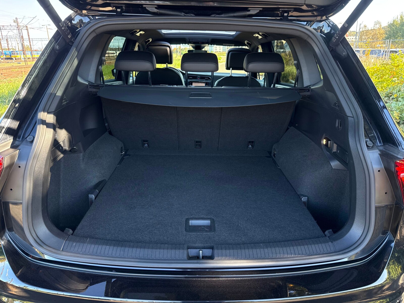 Volkswagen Tiguan Allspace - zdjęcie 30