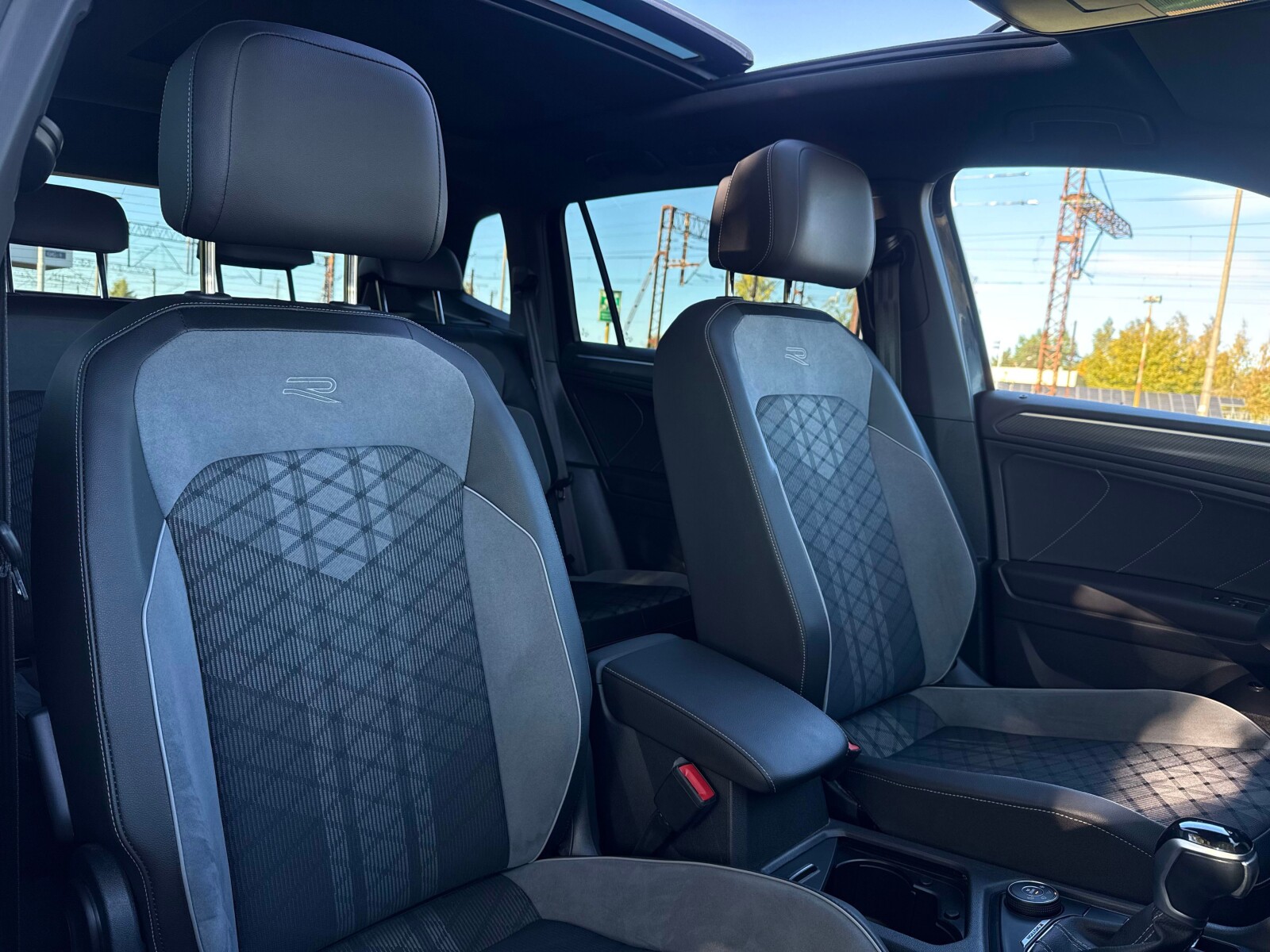 Volkswagen Tiguan Allspace - zdjęcie 13