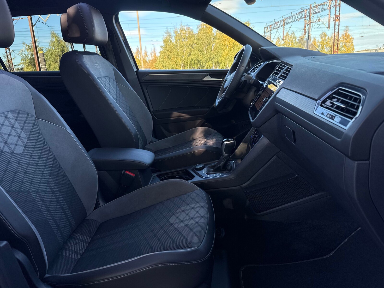 Volkswagen Tiguan Allspace - zdjęcie 12