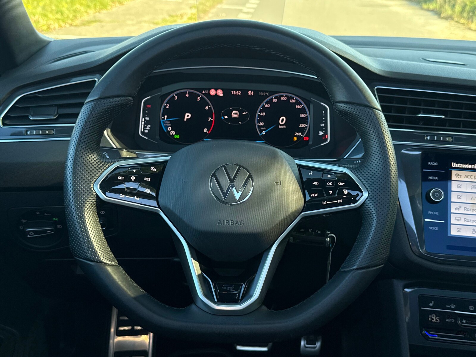 Volkswagen Tiguan Allspace - zdjęcie 14