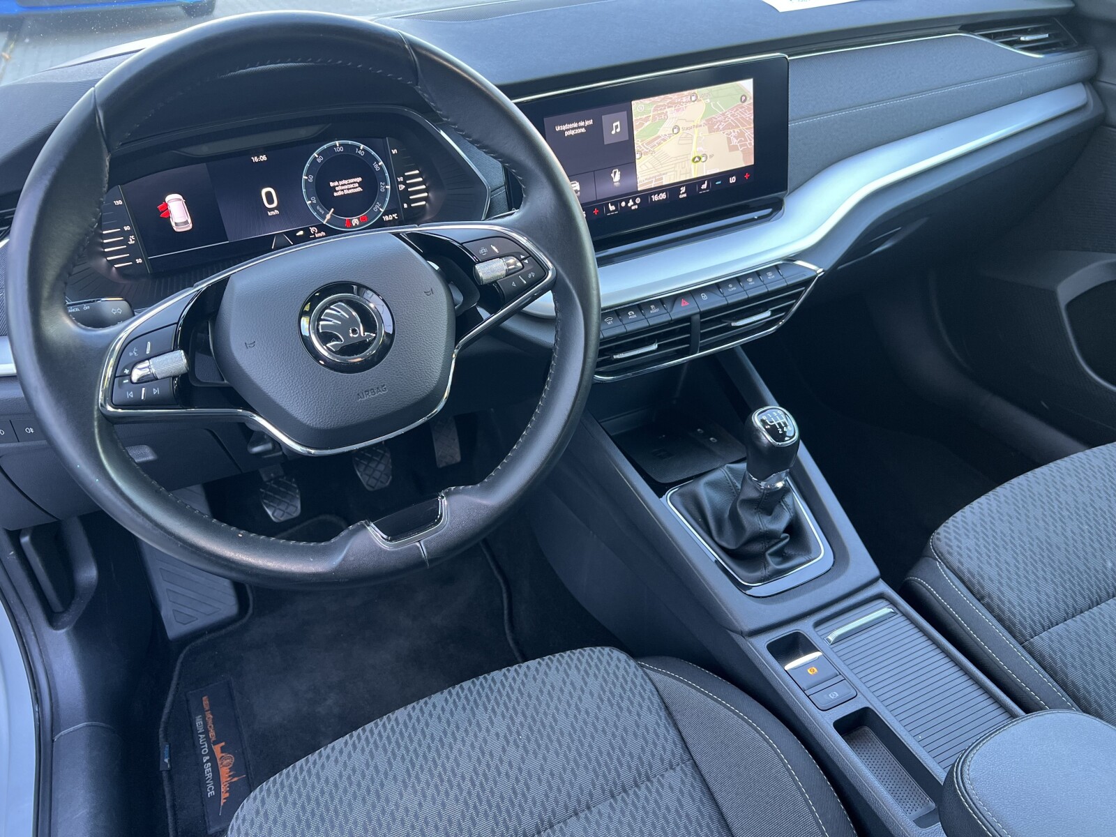 Škoda Octavia Combi - zdjęcie 9