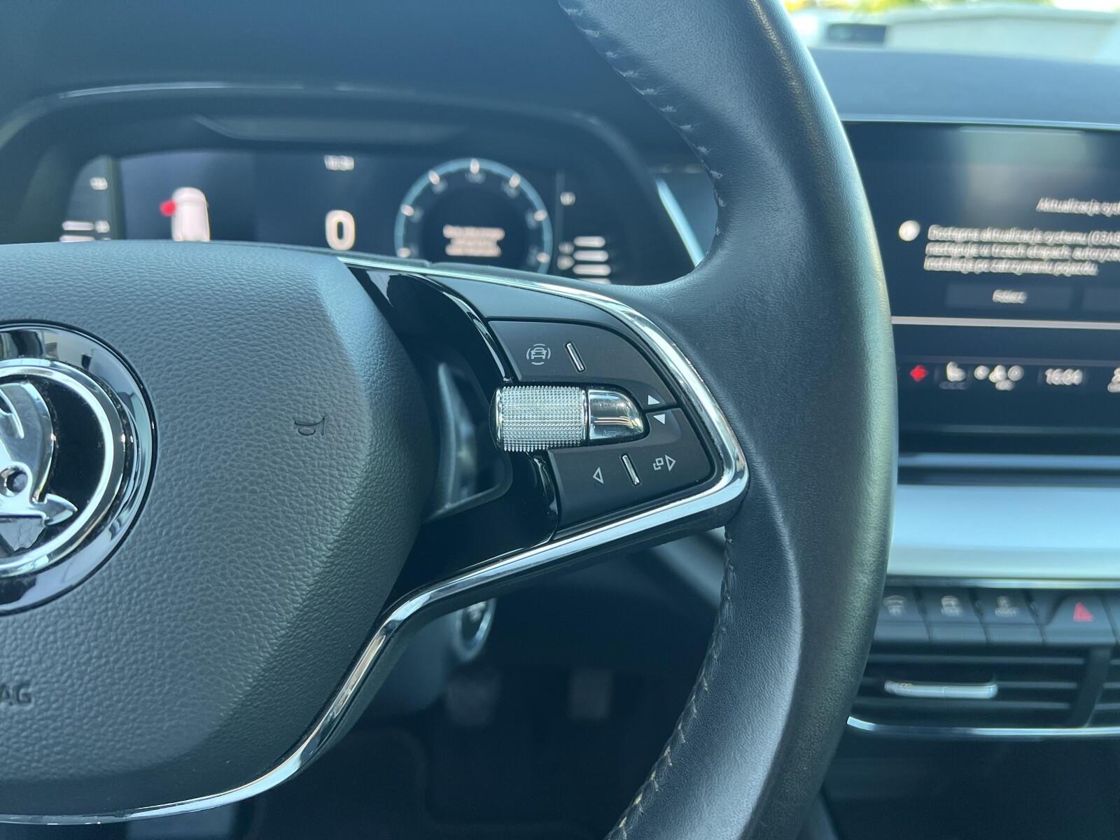 Škoda Octavia Combi - zdjęcie 16