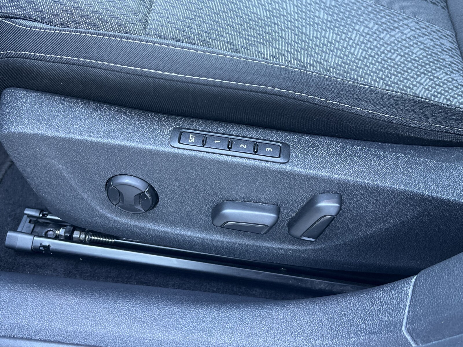 Škoda Octavia Combi - zdjęcie 27