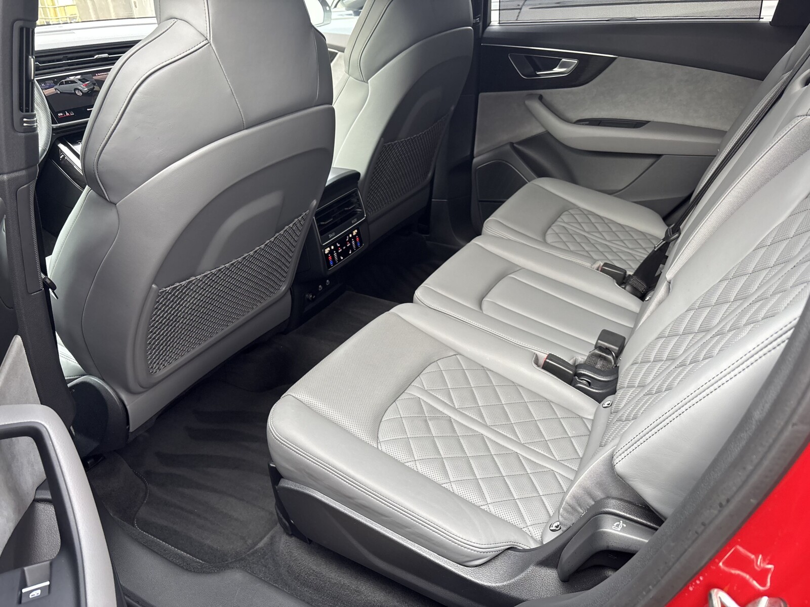 Audi Q7 - zdjęcie 33
