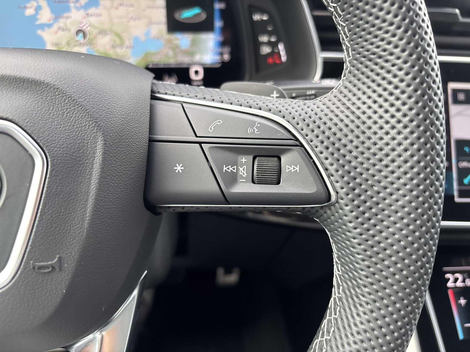 Audi Q7 - zdjęcie 15