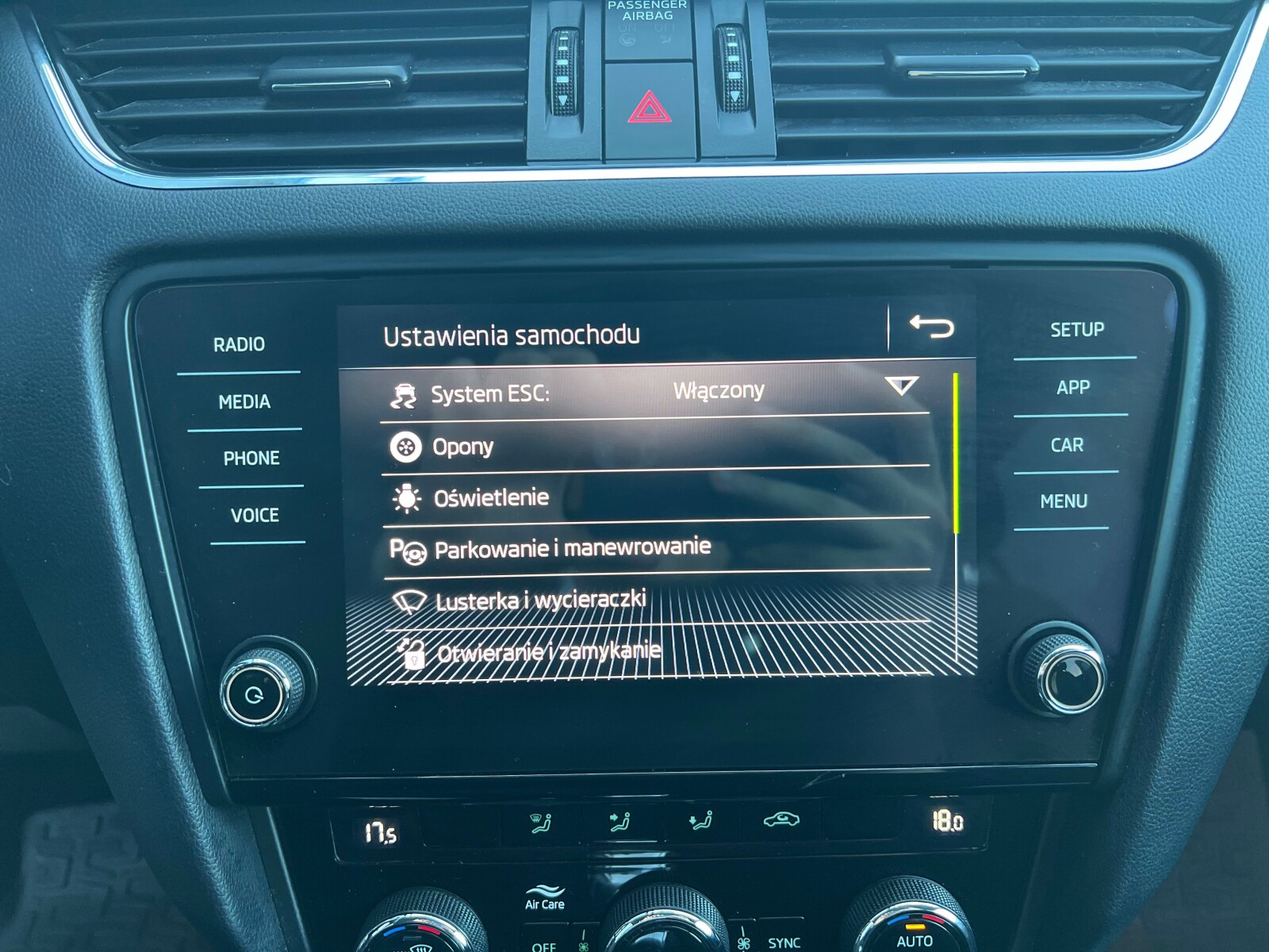 Škoda Octavia Combi - zdjęcie 18