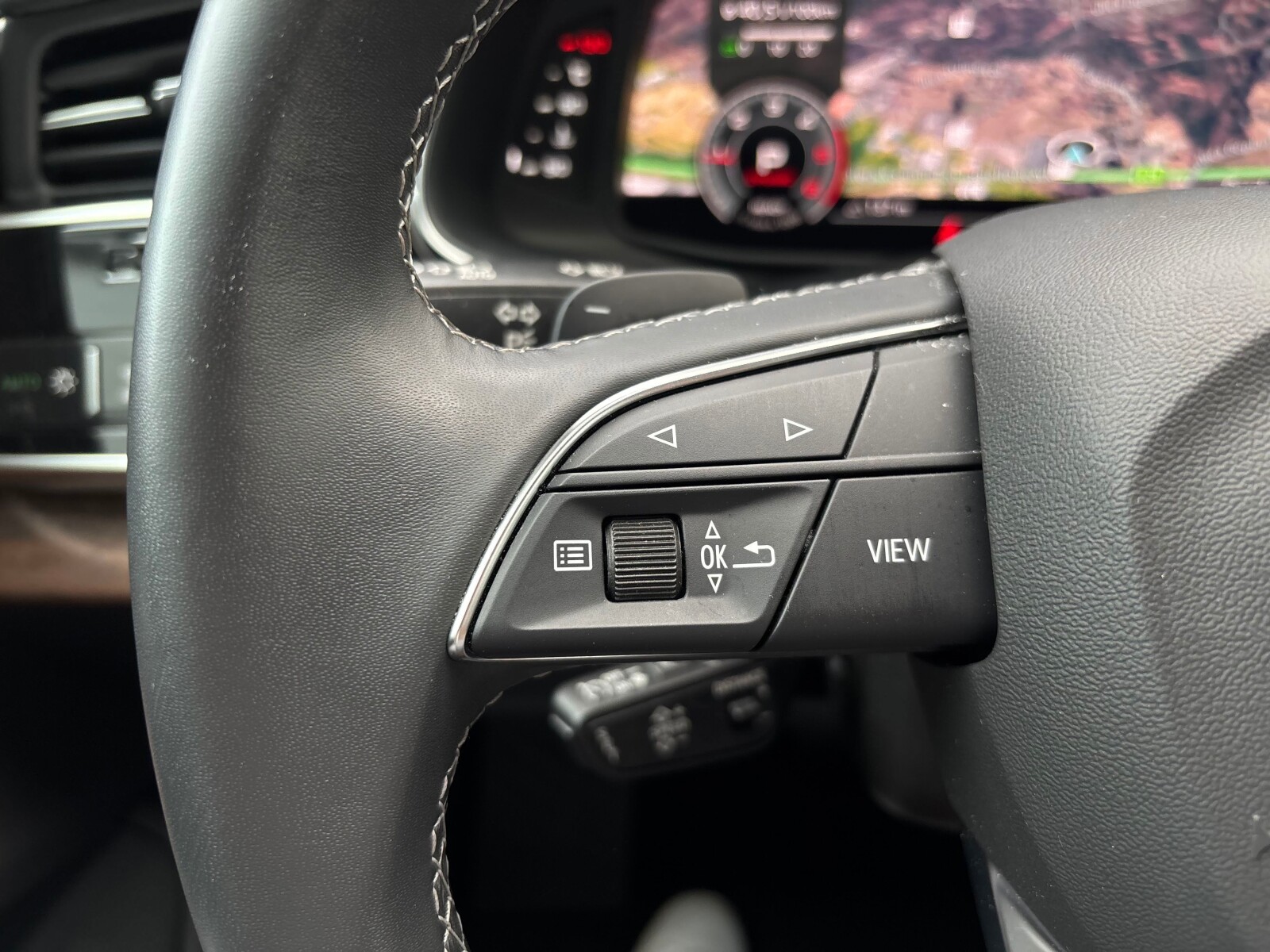 Audi Q8 - zdjęcie 11