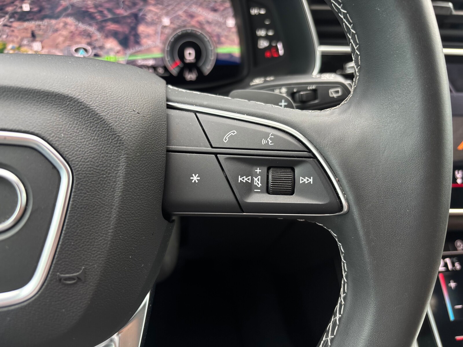Audi Q8 - zdjęcie 15