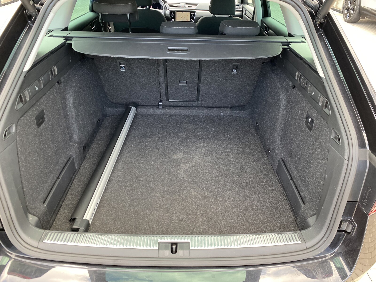 Škoda Superb Combi - zdjęcie 14