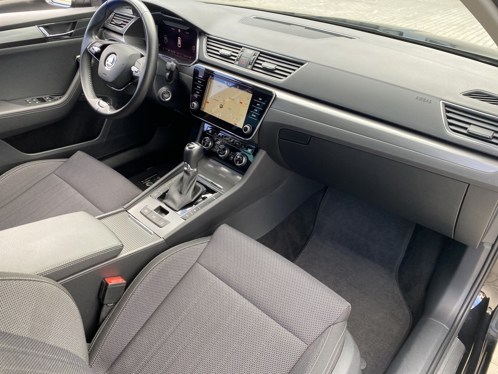 Škoda Superb Combi - zdjęcie 18