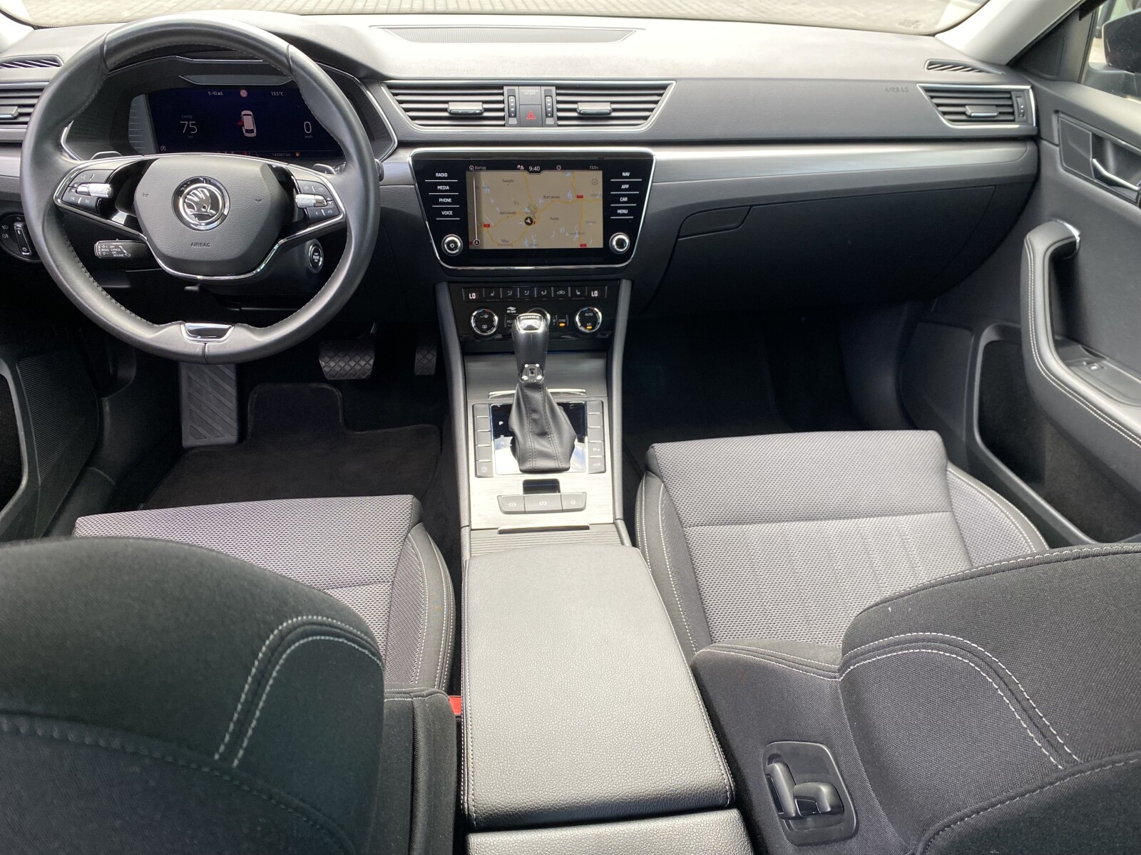 Škoda Superb Combi - zdjęcie 12
