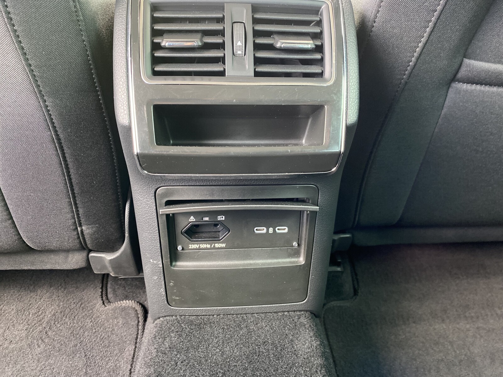 Škoda Superb Combi - zdjęcie 11