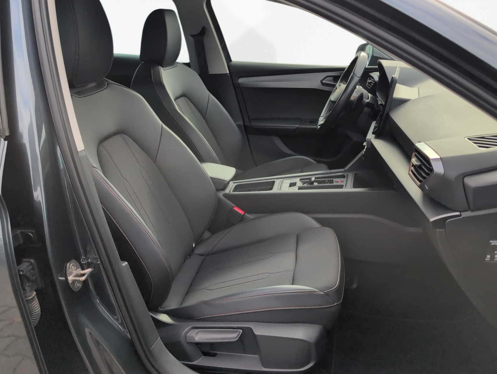 Cupra Leon Sportstourer - zdjęcie 15