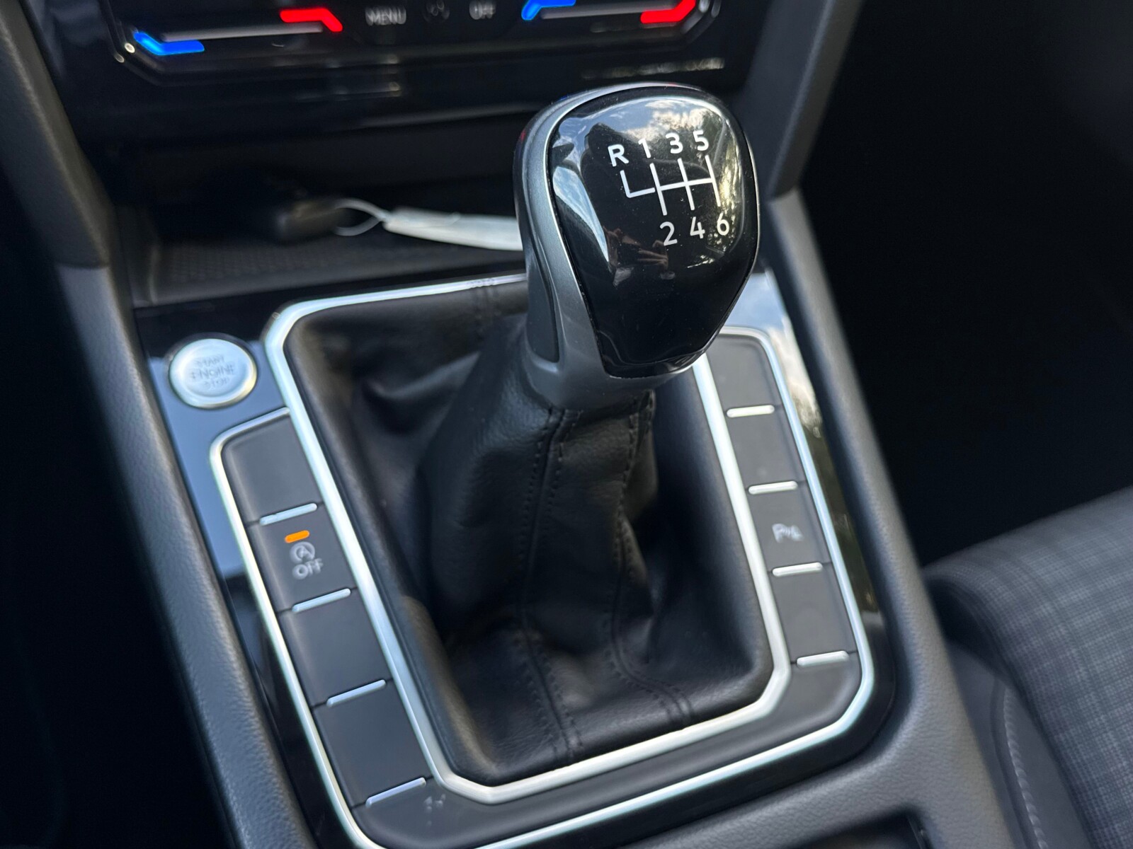 Volkswagen Passat - zdjęcie 20