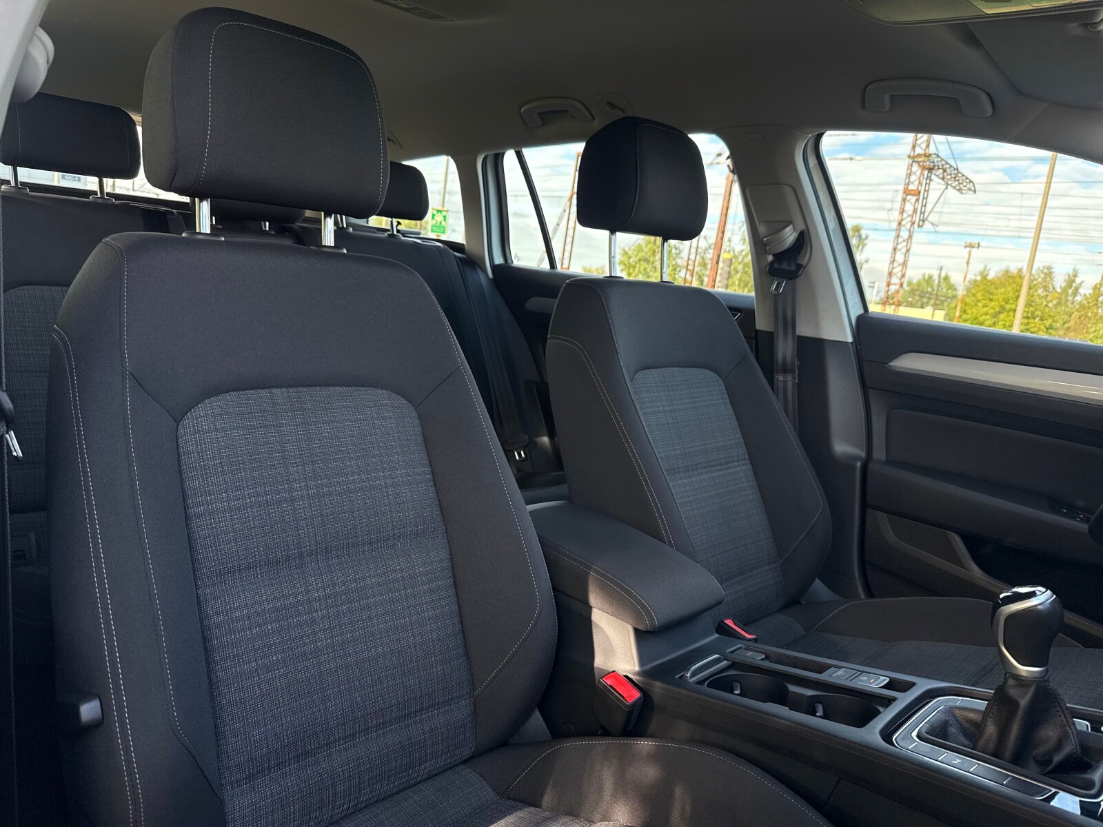 Volkswagen Passat - zdjęcie 15