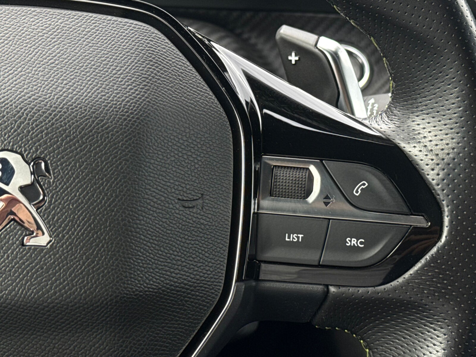 Peugeot 208 - zdjęcie 16