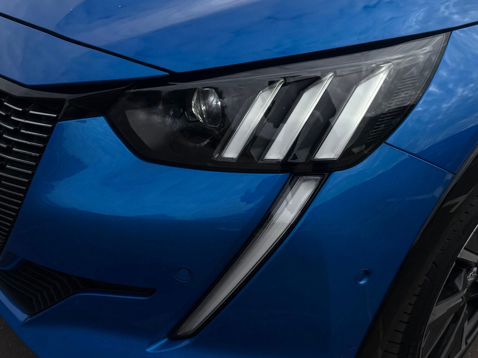 Peugeot 208 - zdjęcie 37