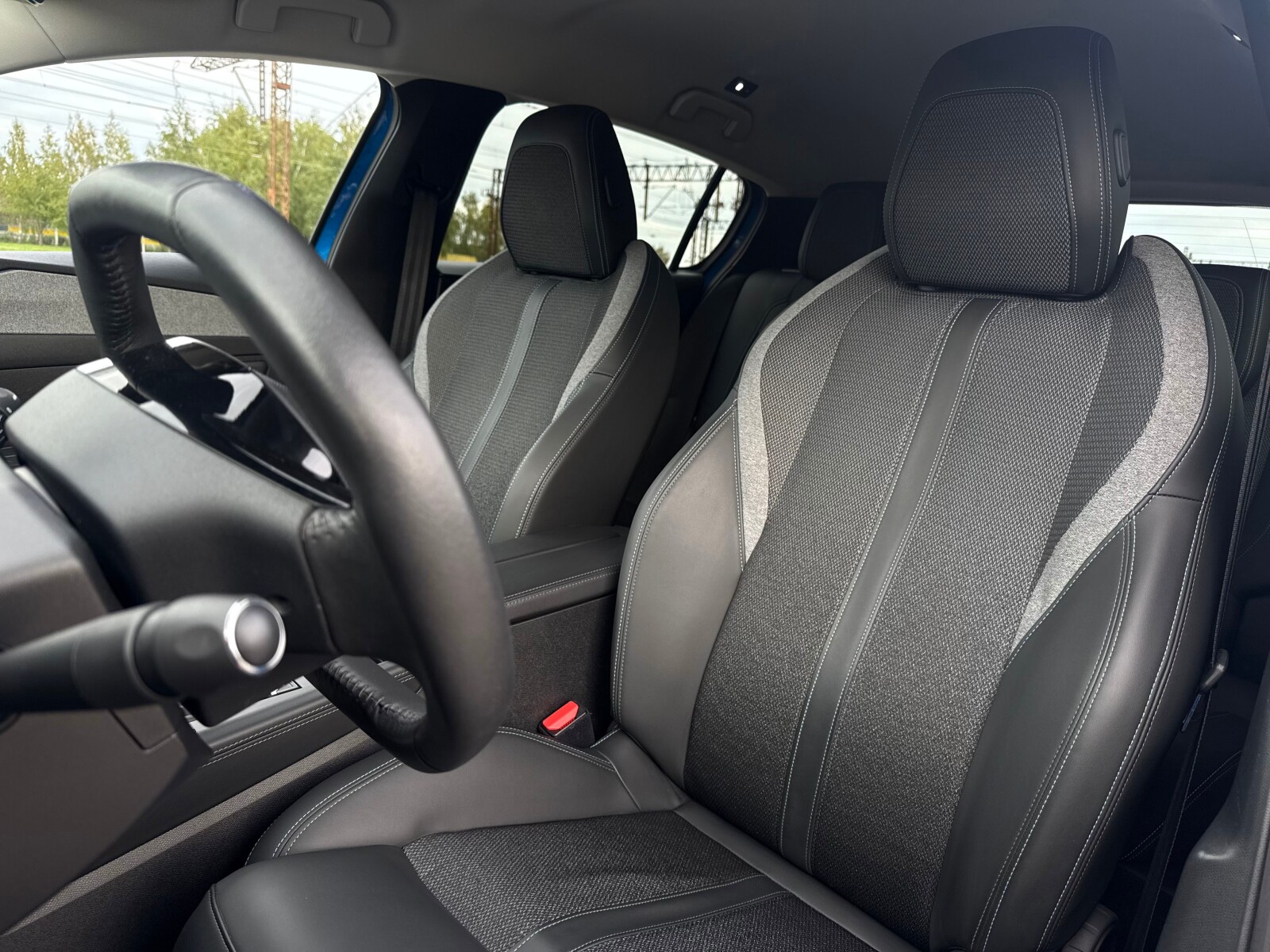 Peugeot 308 - zdjęcie 12