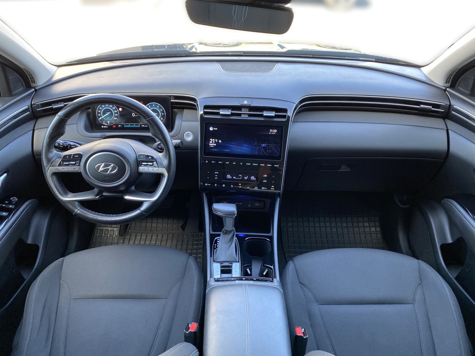 Hyundai Tucson - zdjęcie 13