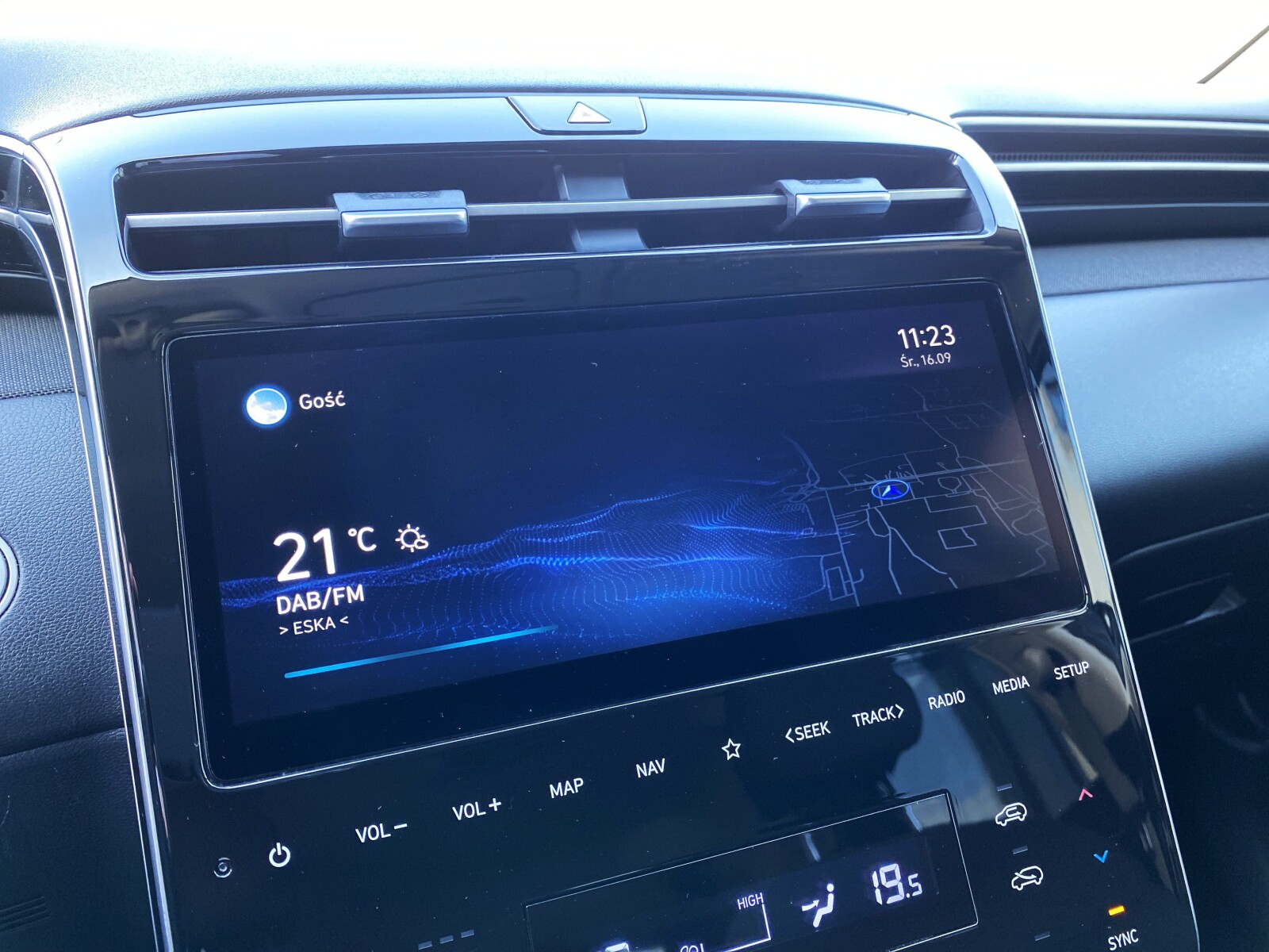 Hyundai Tucson - zdjęcie 18