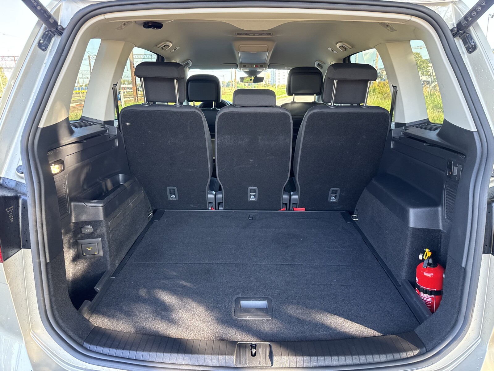 Volkswagen Touran - zdjęcie 33