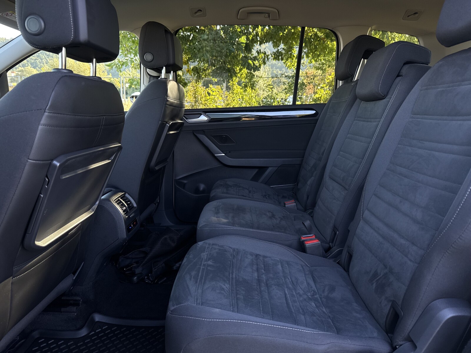 Volkswagen Touran - zdjęcie 28
