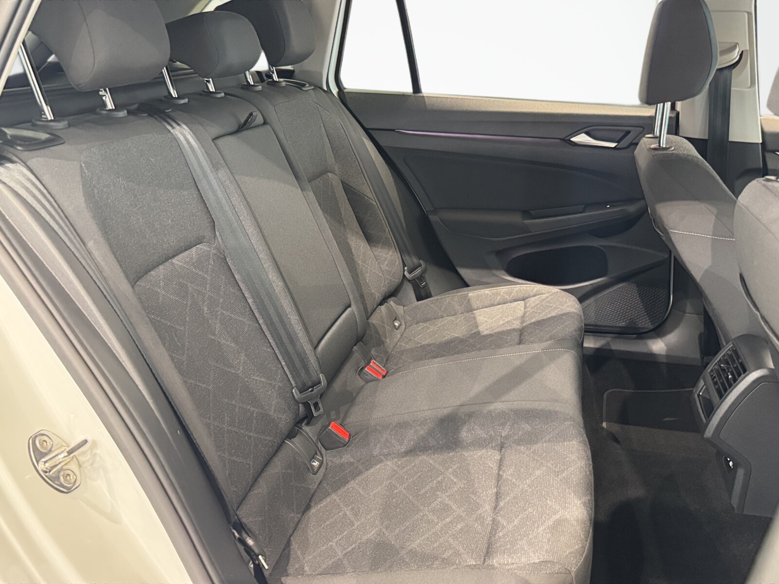 Volkswagen Golf - zdjęcie 15