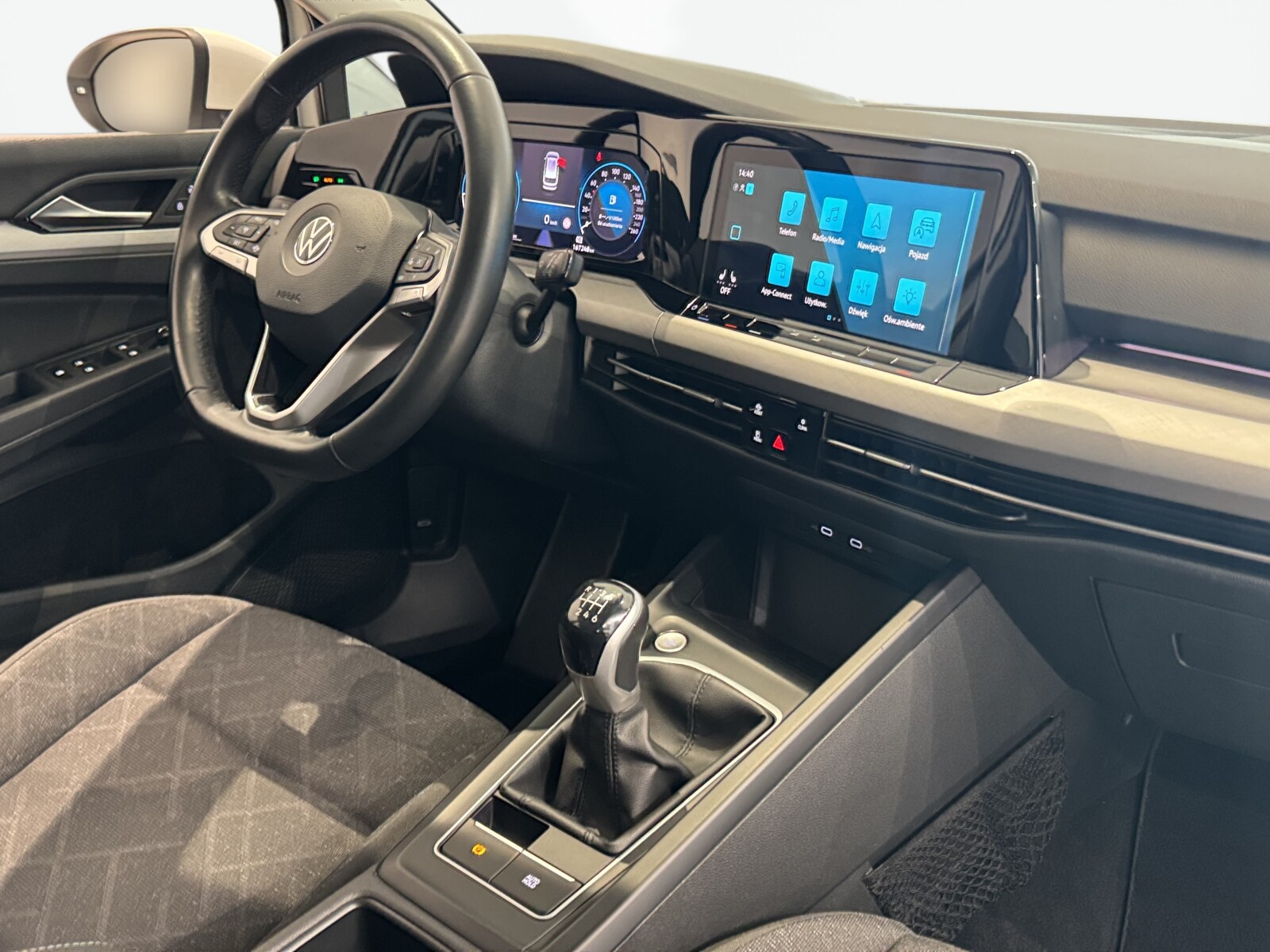Volkswagen Golf - zdjęcie 18