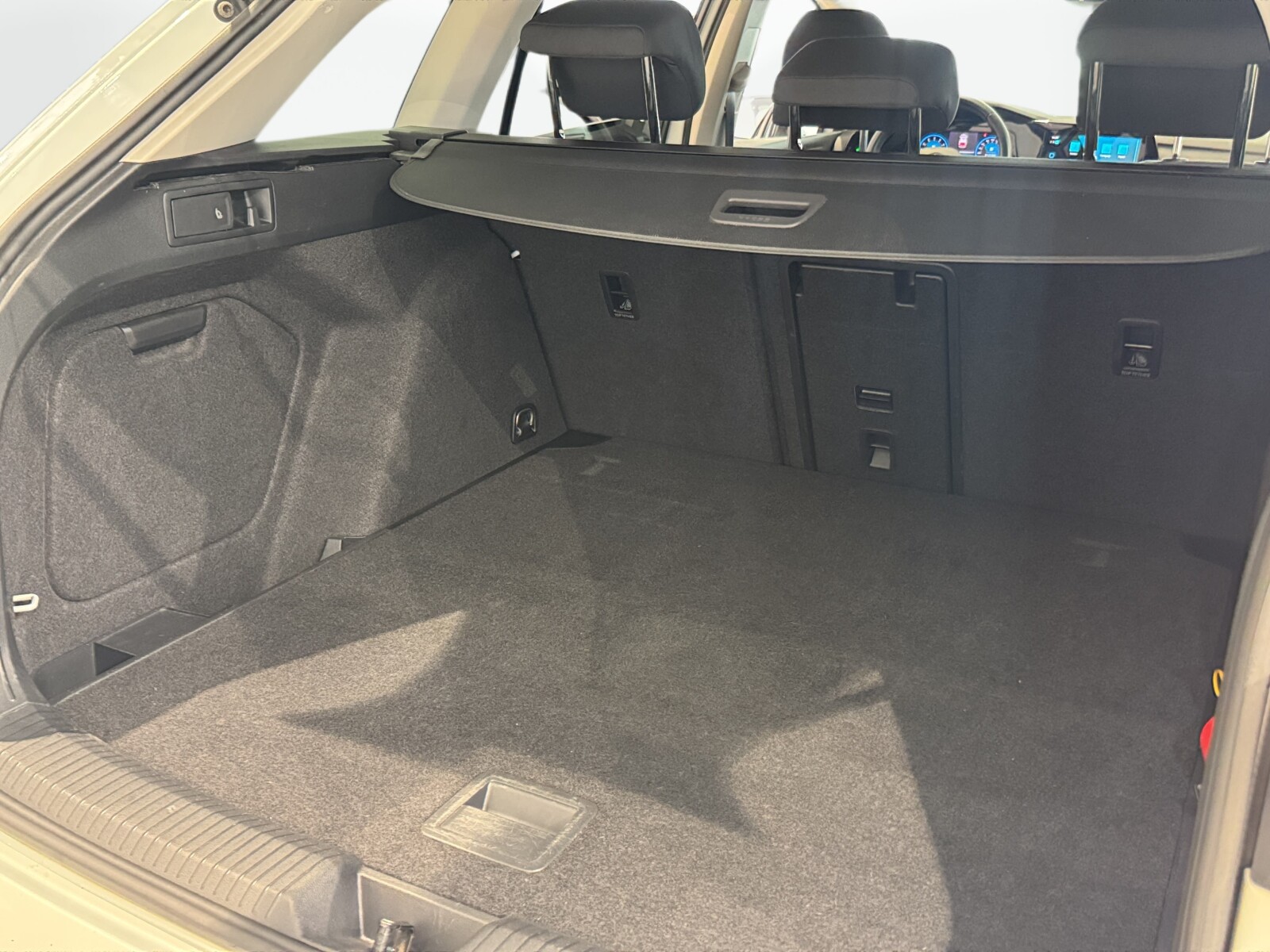 Volkswagen Golf - zdjęcie 29