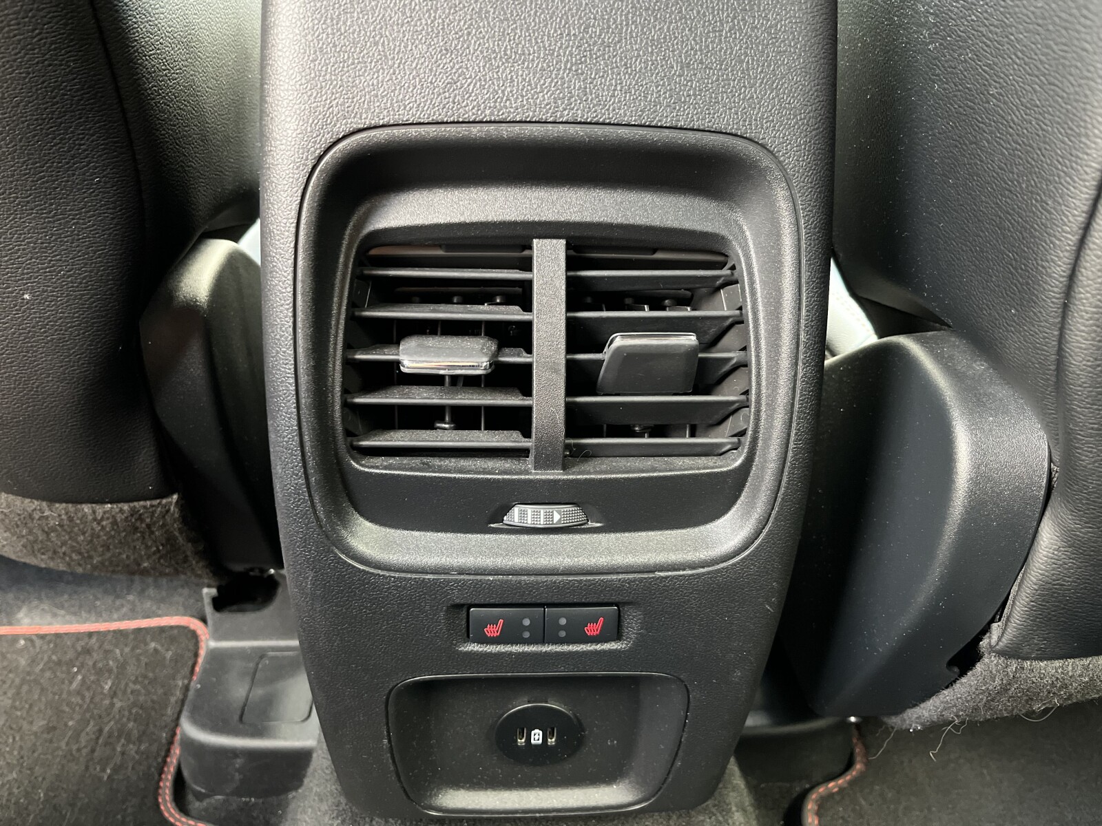 Ford Kuga - zdjęcie 15