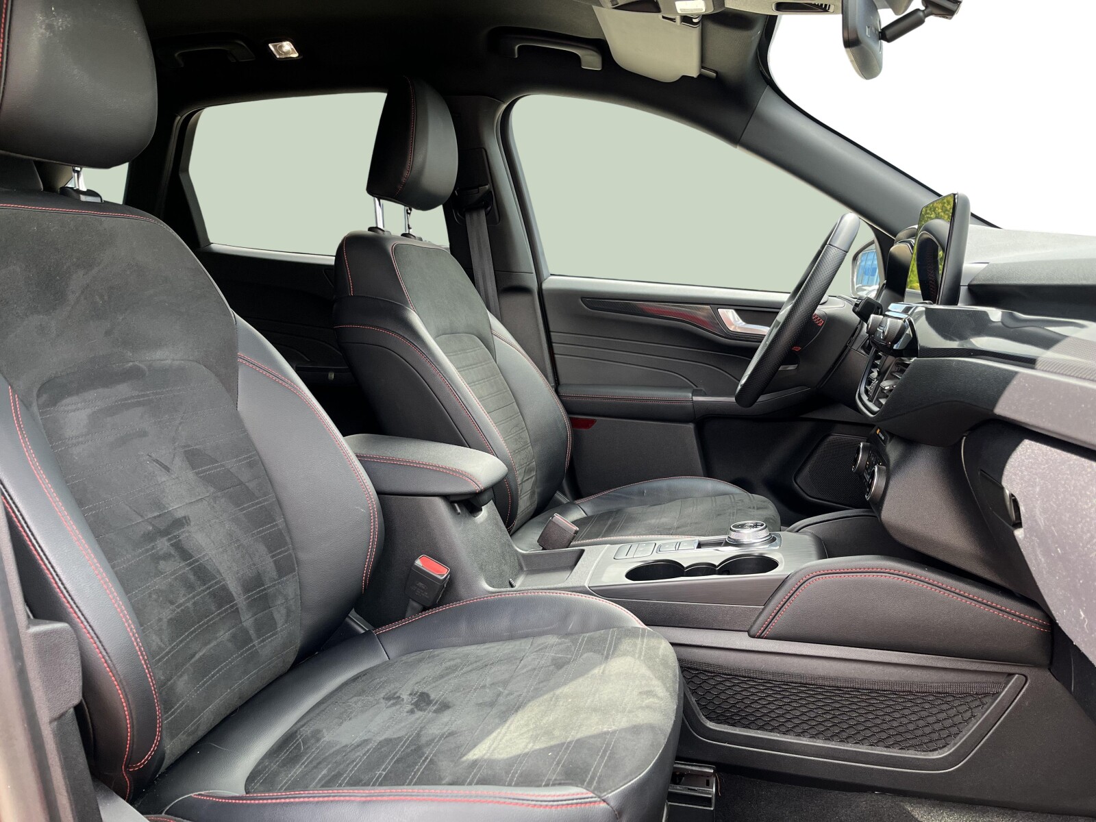 Ford Kuga - zdjęcie 21