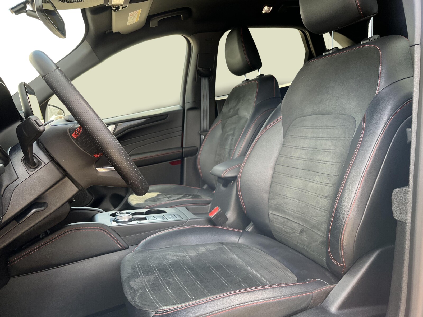 Ford Kuga - zdjęcie 12