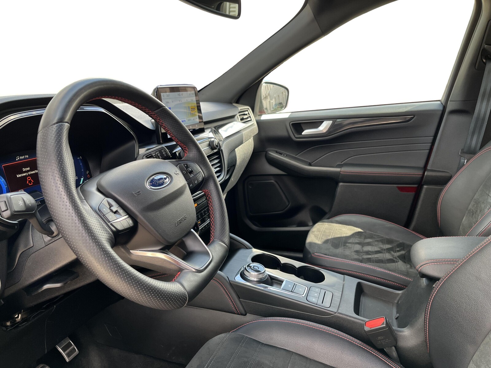 Ford Kuga - zdjęcie 9