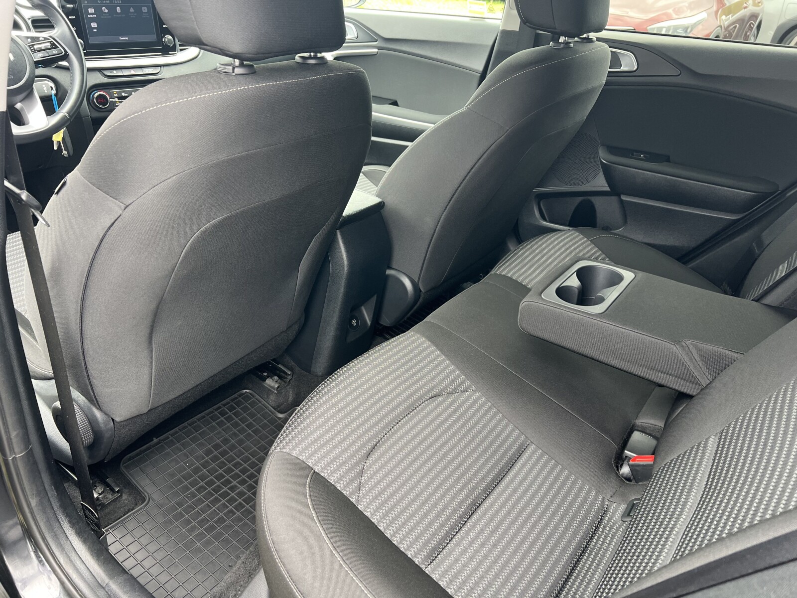 Kia XCeed - zdjęcie 24