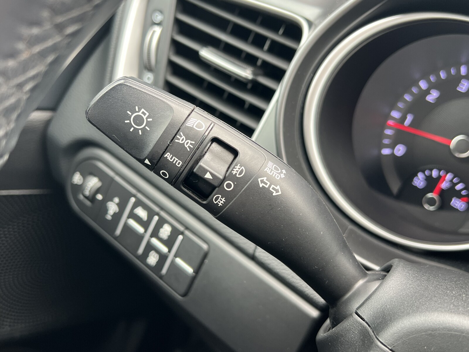 Kia XCeed - zdjęcie 14