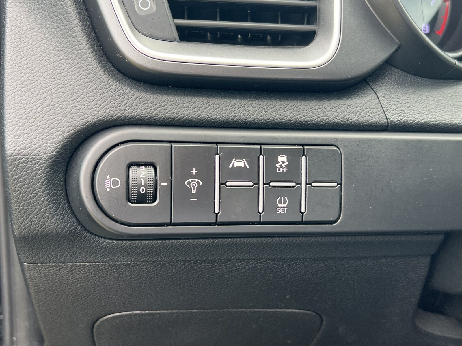 Kia XCeed - zdjęcie 12