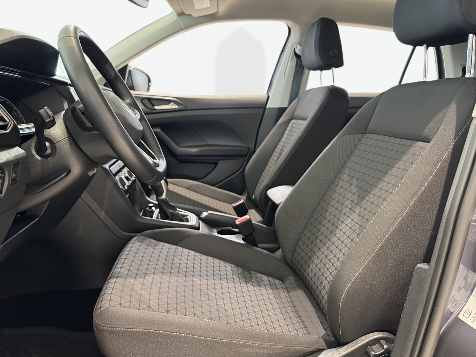 Volkswagen T-Cross - zdjęcie 9