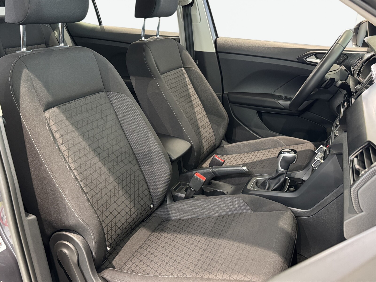 Volkswagen T-Cross - zdjęcie 17