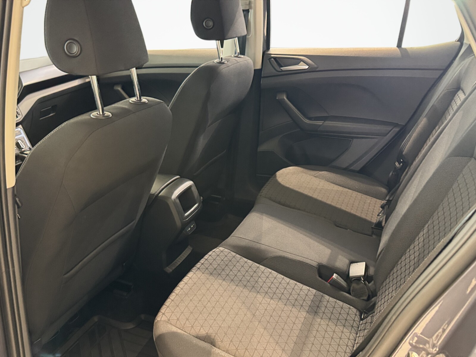 Volkswagen T-Cross - zdjęcie 13