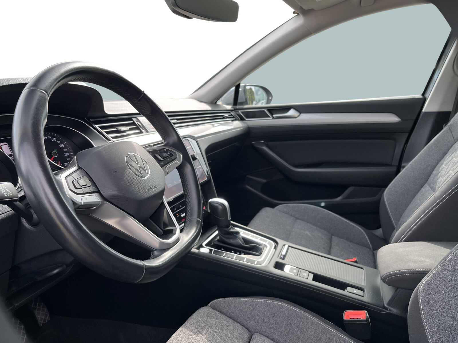 Volkswagen Passat Variant - zdjęcie 9