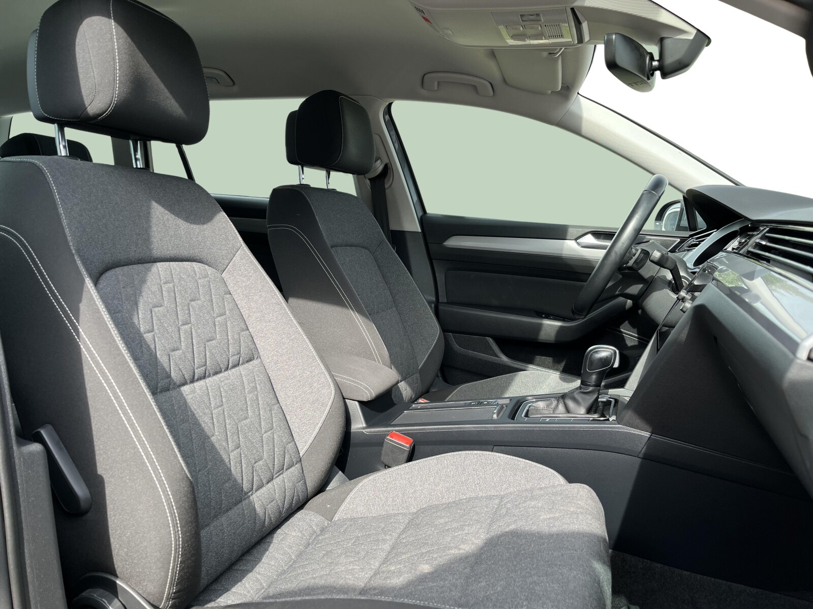Volkswagen Passat Variant - zdjęcie 18