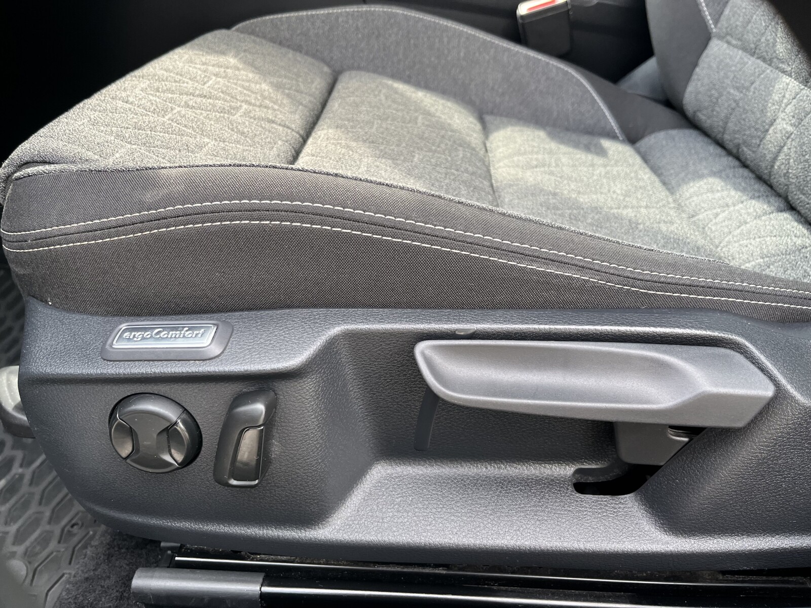 Volkswagen Passat Variant - zdjęcie 11