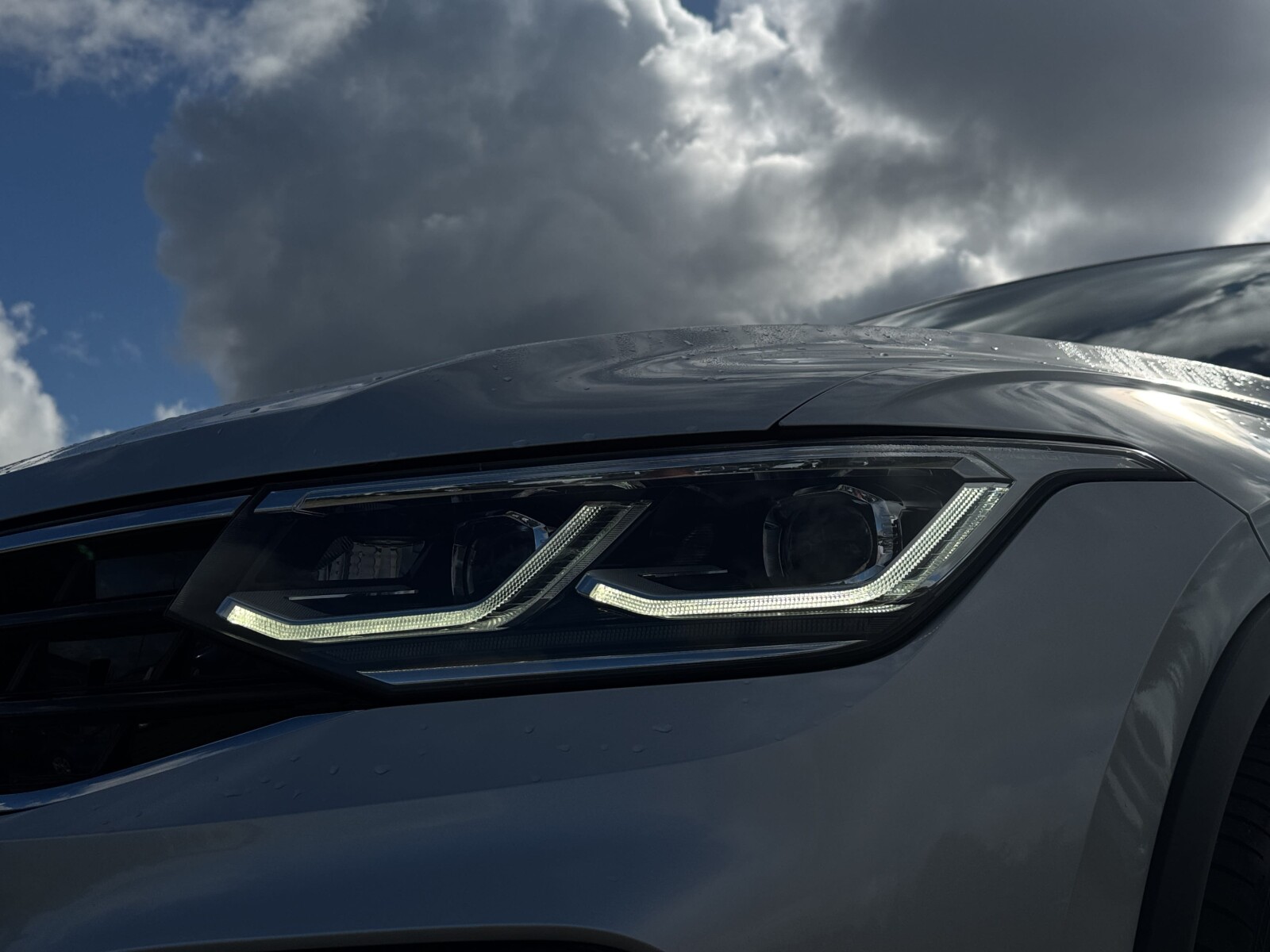 Volkswagen Tiguan - zdjęcie 36