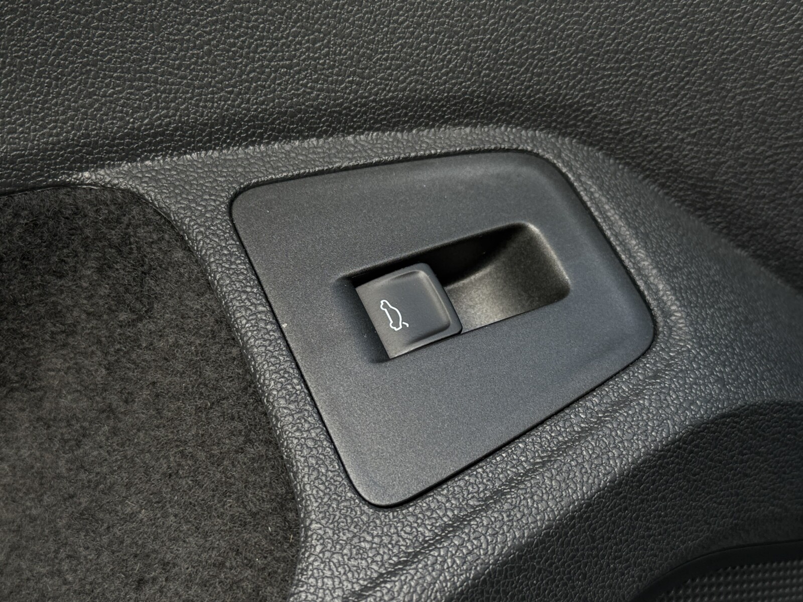 Volkswagen Tiguan - zdjęcie 28