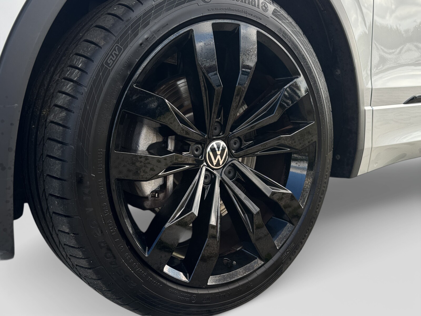 Volkswagen Tiguan - zdjęcie 35