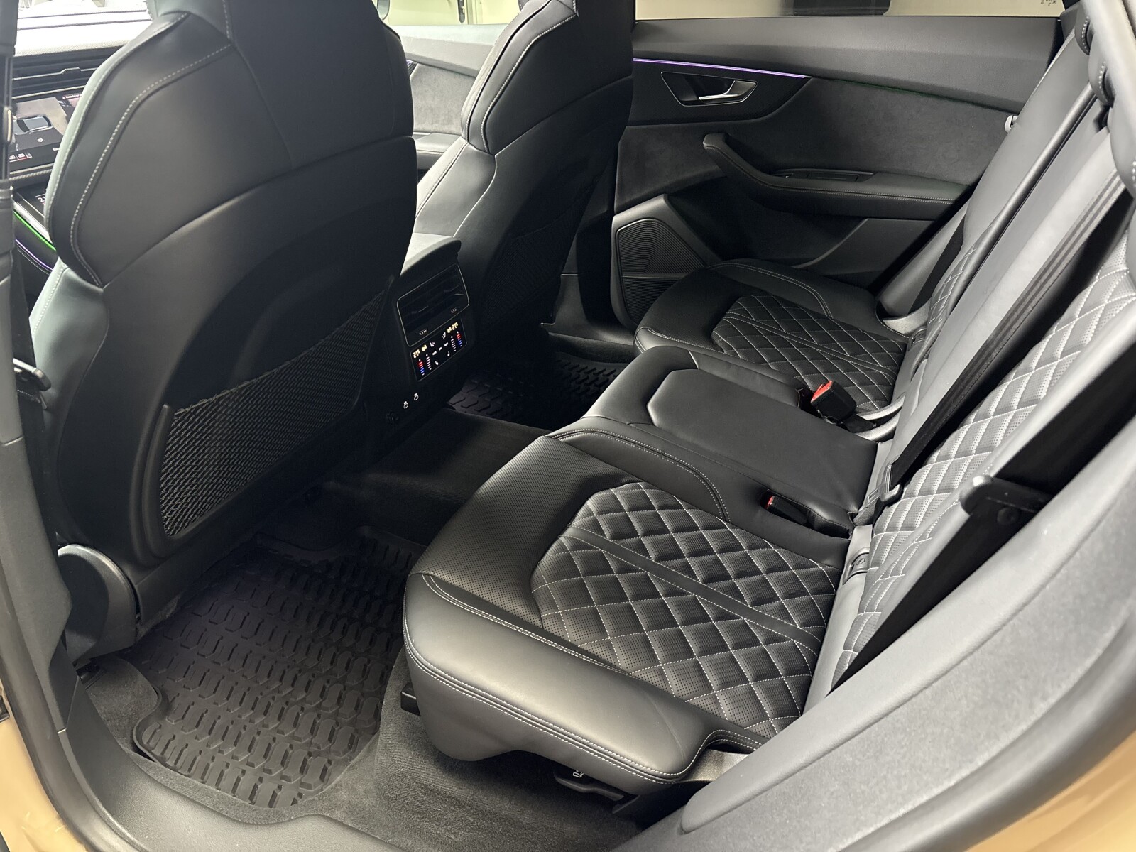 Audi SQ8 - zdjęcie 35